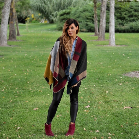 Asymmetrical Blanket Scarf - Picture 2 of 3